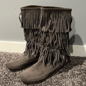 Moccasin fringe boots